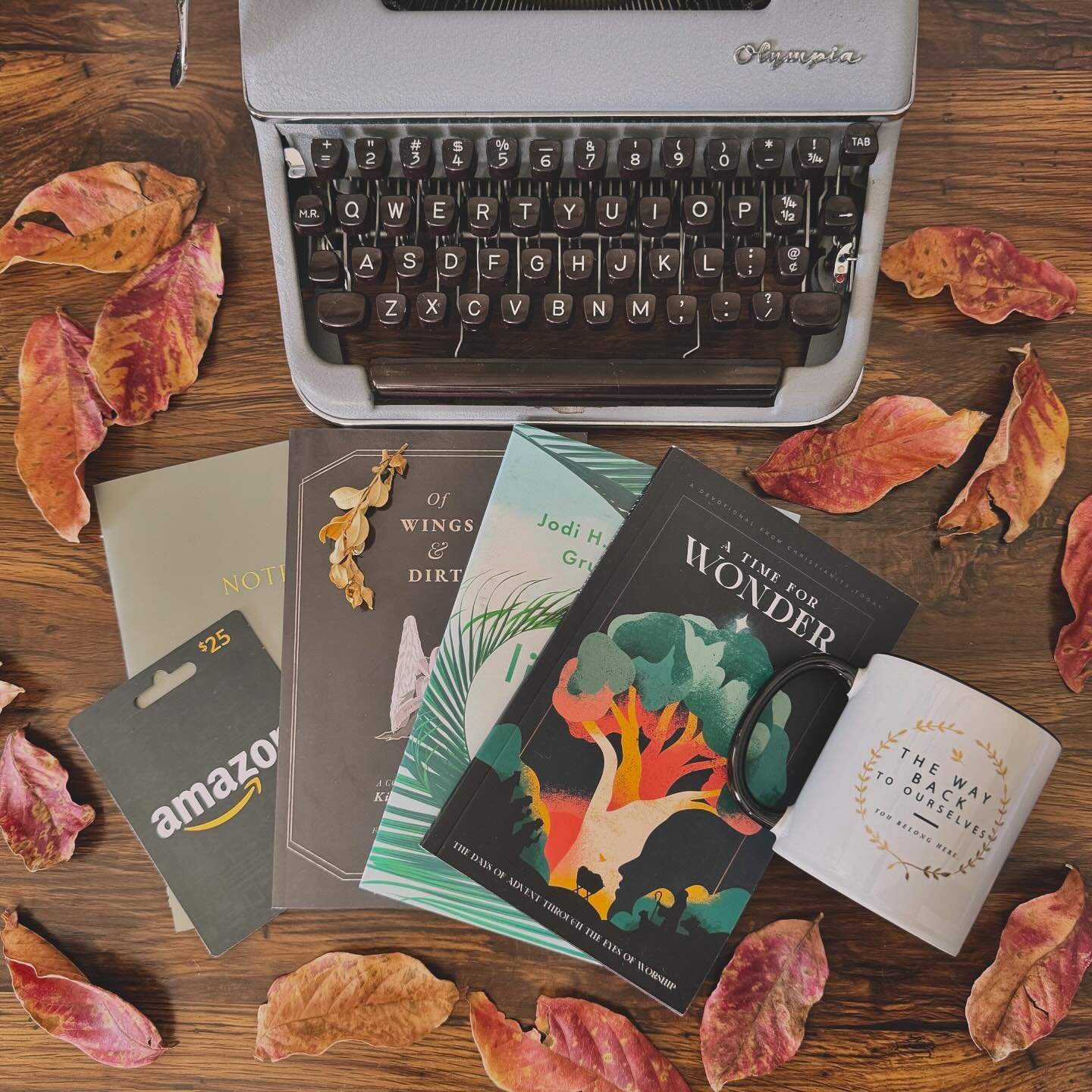 🎉GIVEAWAY ALERT: THE PEACE OF LITERARY THINGS. Enter NOW through Sunday 11/17 at midnight EST to get in on these literary goodies to kick off the fall season.🎉

🍁We want to celebrate &amp; highlight The Way Back to Ourselves&rsquo; creative, editi