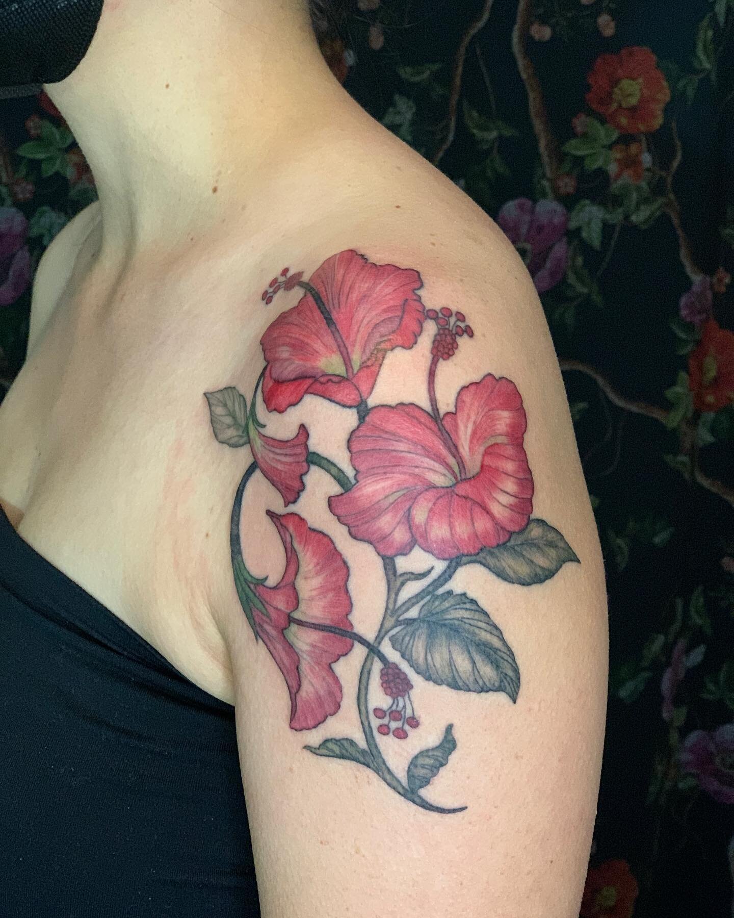 Art nouveau hibiscuses 🌺 I&rsquo;m beyond happy to have been able to tattoo this. Thank you Courtney!
.
.
.
#artnouveautattoo #artnouveau #hibiscustattoo #botanicaltattoo #floraltattoo