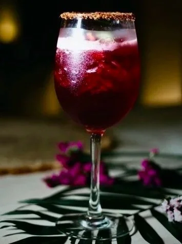 Professional bartender service in Tulum—crafted cocktails, premium spirits, and a seamless in-villa experience perfect for any celebration.