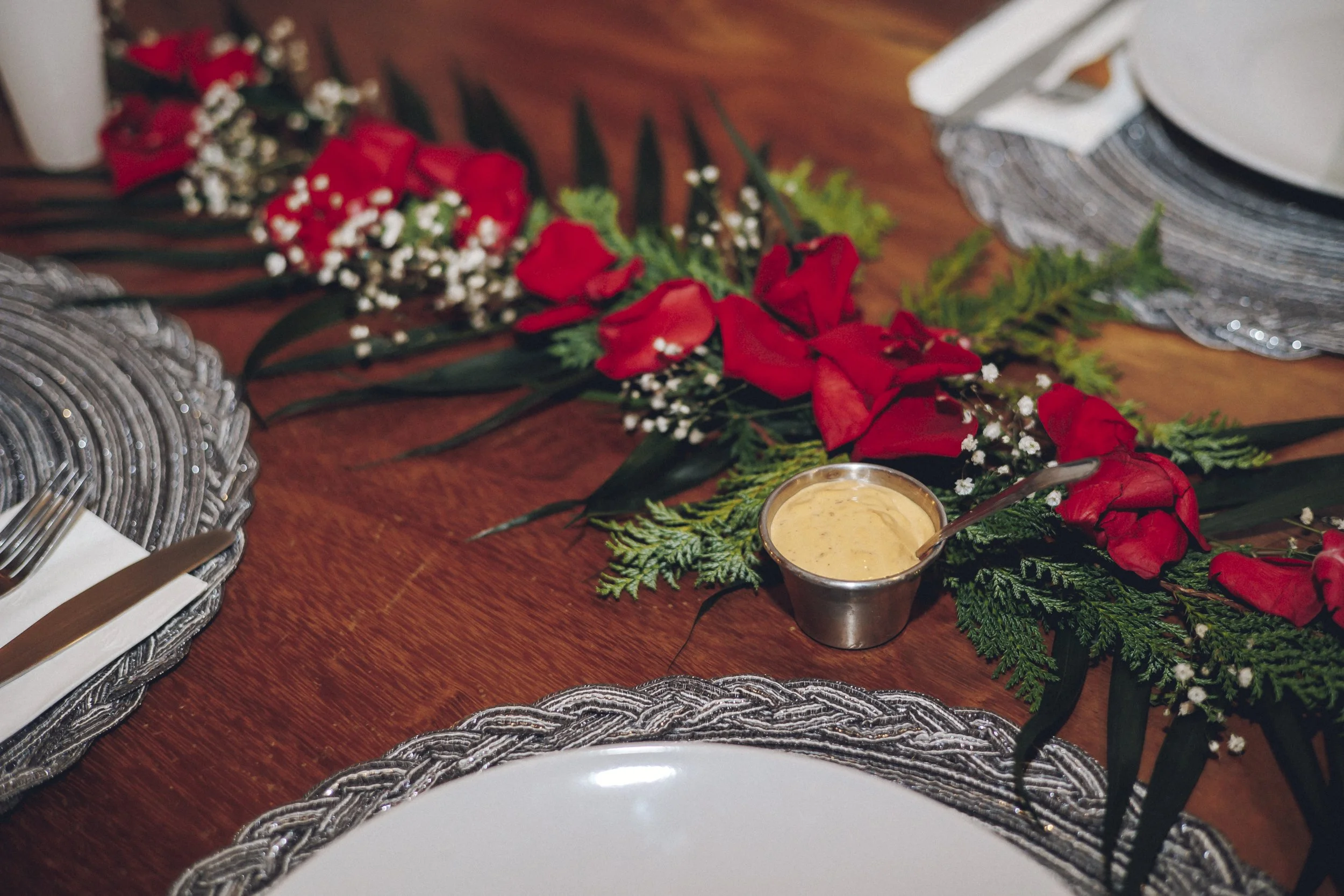 Elegant table setup for a private chef experience—refined details, stylish presentation, and a beautifully curated setting designed to elevate your dining moment.