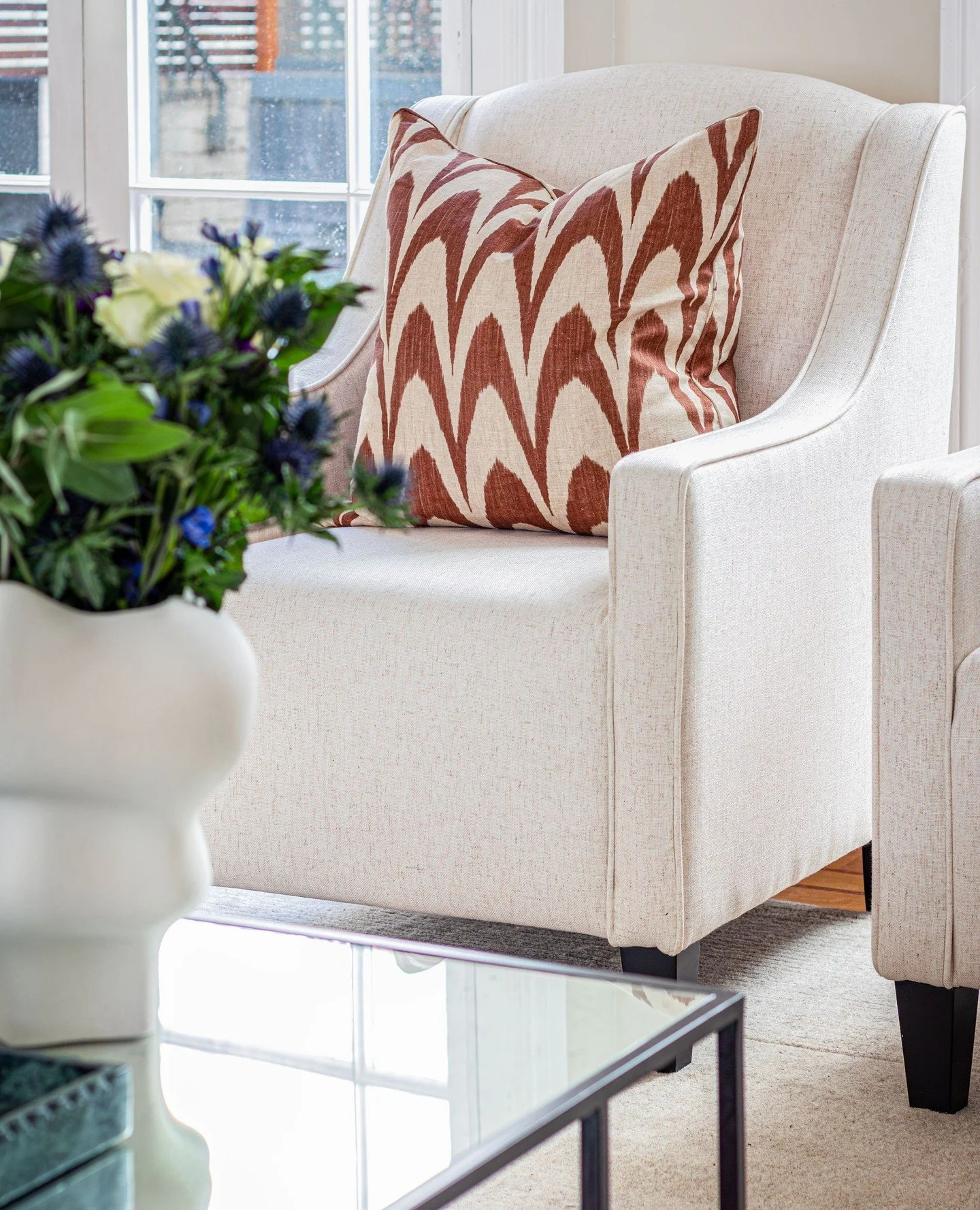 The finishing touches make all the difference ✨ From the pattern on a cushion, to a gorgeous vase of flowers. Every detail in a staging project matters. It&rsquo;s these thoughtful touches that elevate a space and make it feel truly complete.

⁠
⁠ #H