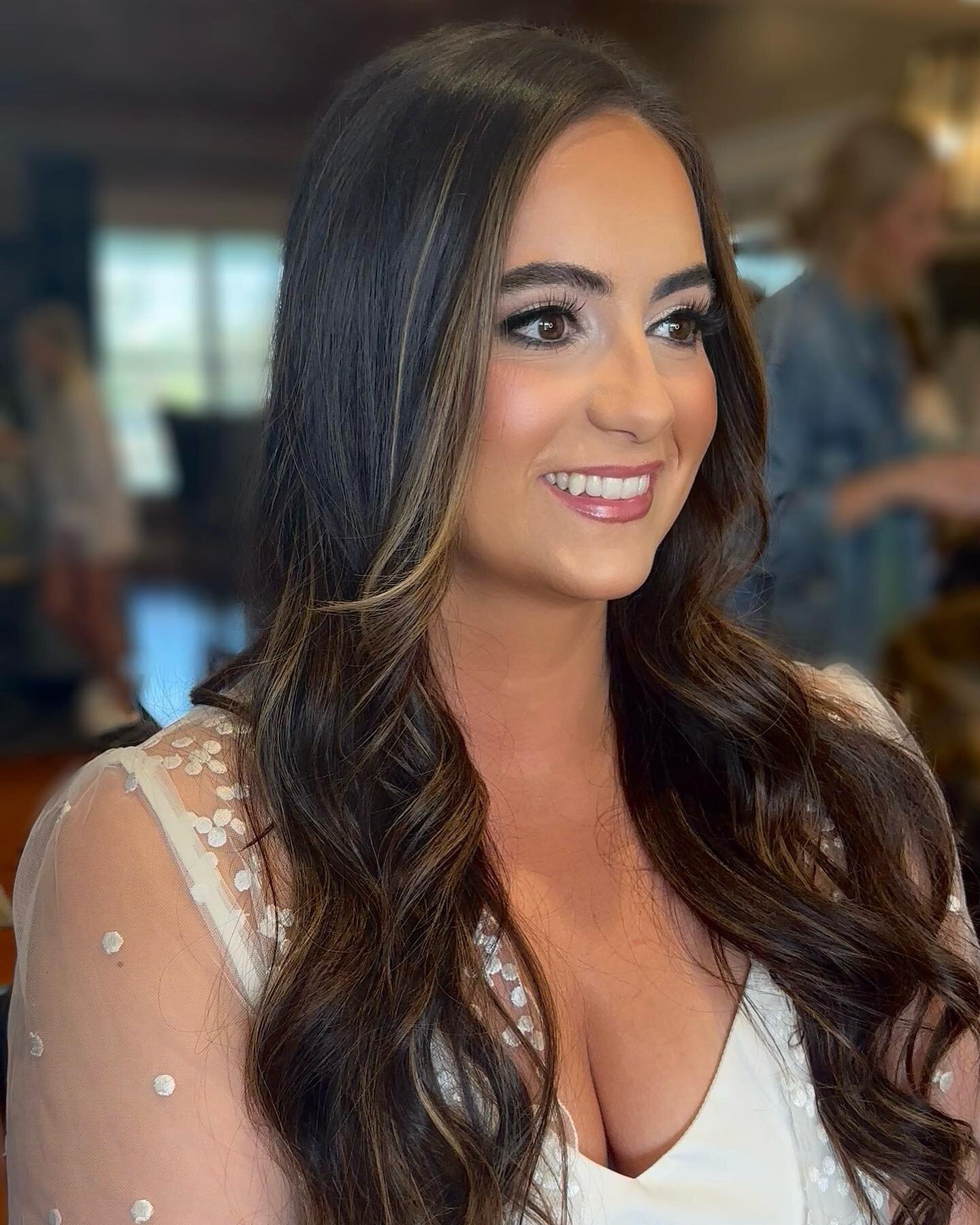 Todays bridal beauty - @a_brunner ✨ 
.
Allison had the most flawless skin, which is the KEY to flawless, glowy bridal makeup!! 
.
Finding an Esthetician months before your wedding and getting regular facials is a MUST!!! If you&rsquo;re a 2023 bride 