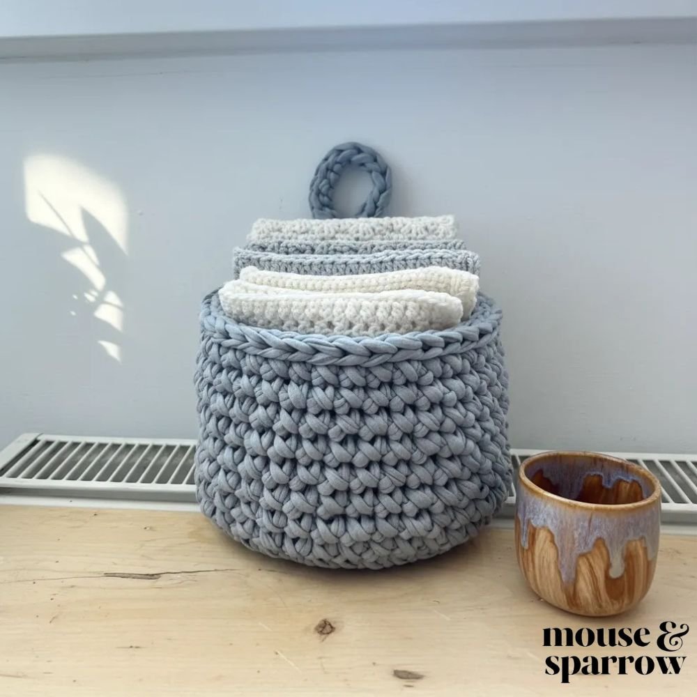 Basket with back handel (3).jpg