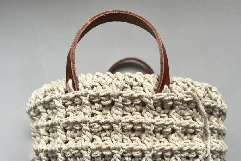 crochet waffle stitch basket with handles for beginners