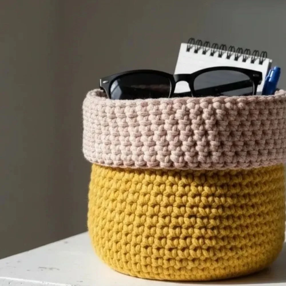 crochet basket with two colours crochet pattern