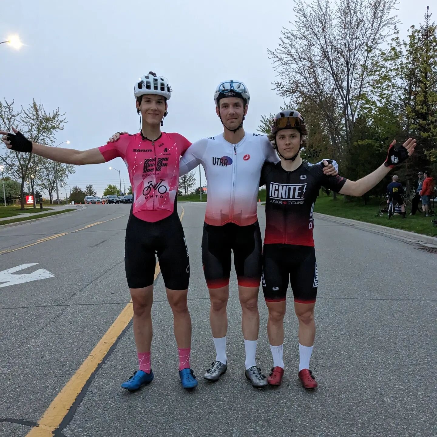 WE'RE BACK. Three very fast races this evening for the 2023 Midweek Crit kickoff with S1E1. Kudos to the late race podium.
.
.
@thebikinglawyer 
@lazersportna 
@castellicanada
@blacksmithcycle 
@ascentcyclingteam 
@velocolour