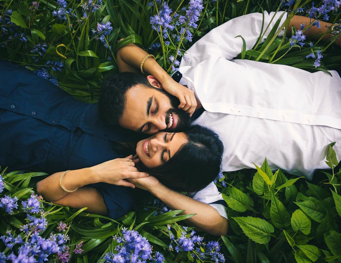 &ldquo;Can we get a shot laying down on the ground with the flowers?&rdquo; 
Leo - &ldquo;uhhhh yes!!!&rdquo;
I don&rsquo;t always suggest a laying down shot but if you are game, I&rsquo;m always game, trust me. 🙌🏻. 
Central Park engagement with Ni