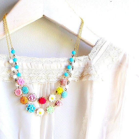 Neck candy