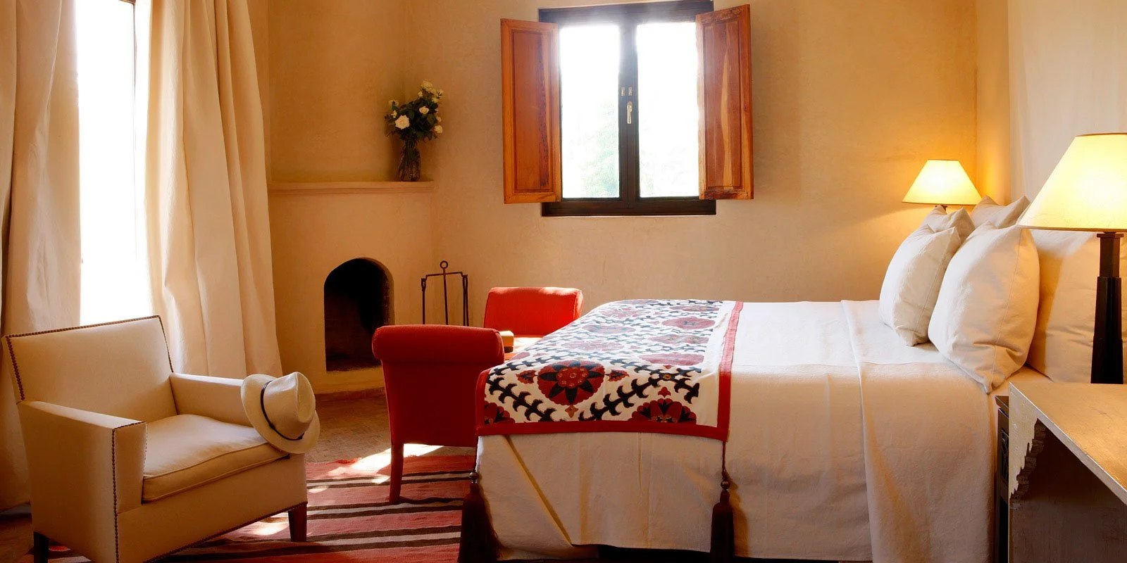 STAYS AT JNANE - White Large Room.jpeg