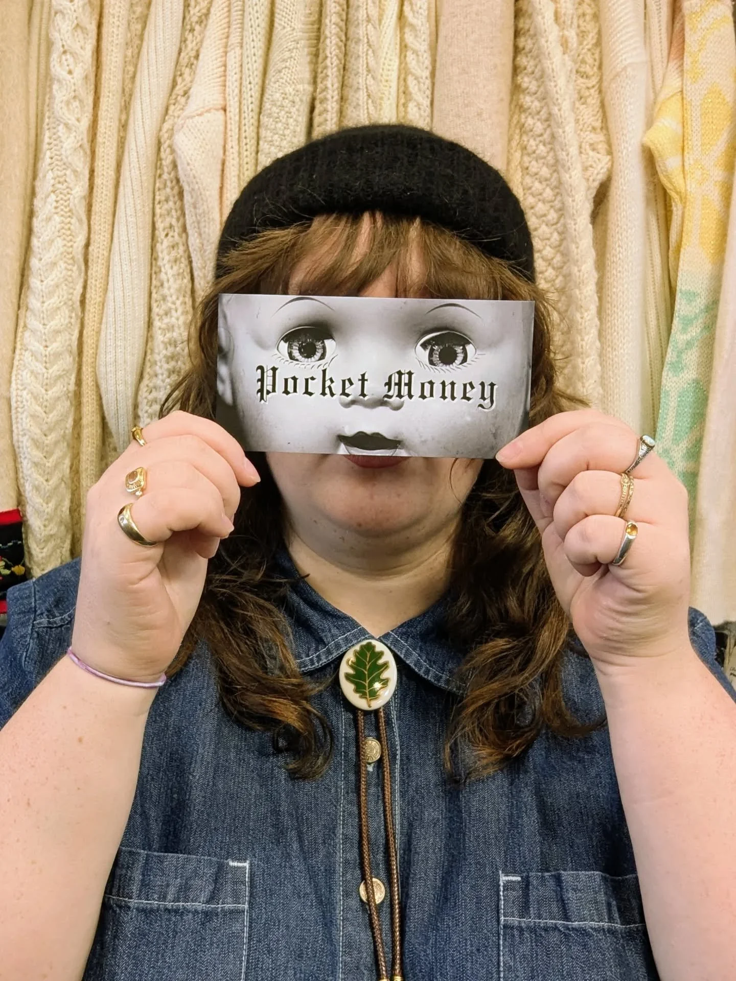 In need of a last minute gift for the secondhand shopper in your life? 🎁

Look no further, we've got you covered! We've got gift cards available in whatever amount you need, just ask us at the till! ✨

#pocketclothing #yyjfashion #yyjbusiness #shops