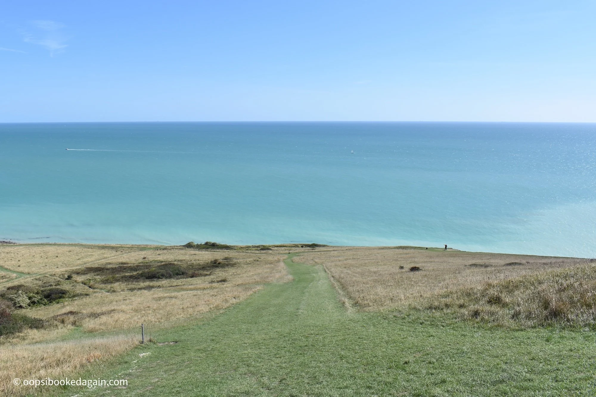 hiking to beachy head lighthouse