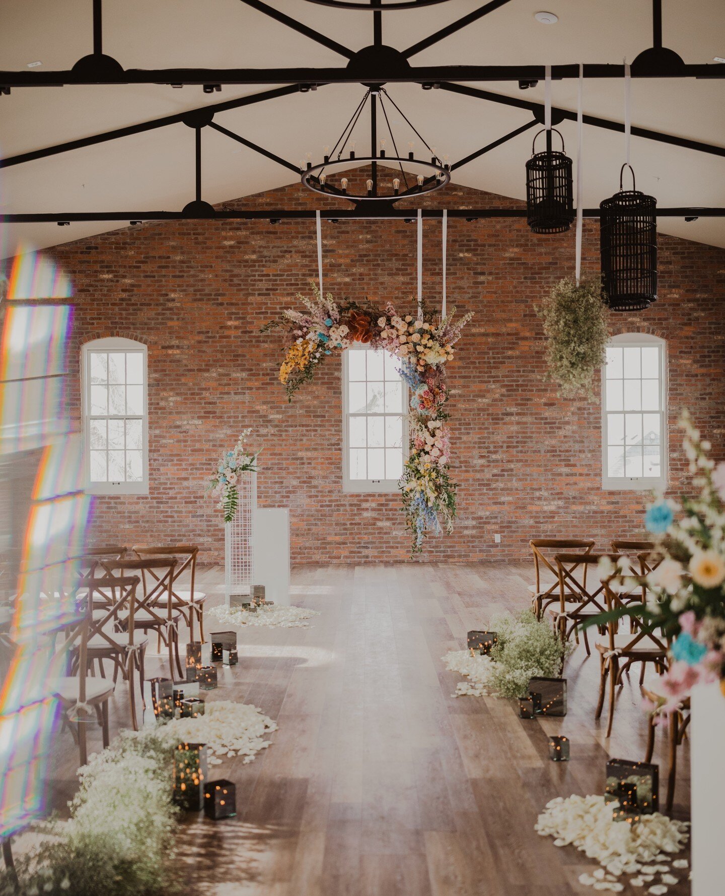 Our space is a blank canvas for you! Bring in as much or as little d&eacute;cor as you see fit!⁠
⁠
#luxurywedding #weddingwire #modernbride #married #weddingfashion #brides #bride #realwedding #weddingphotography #weddingday #destinationwedding #wedd