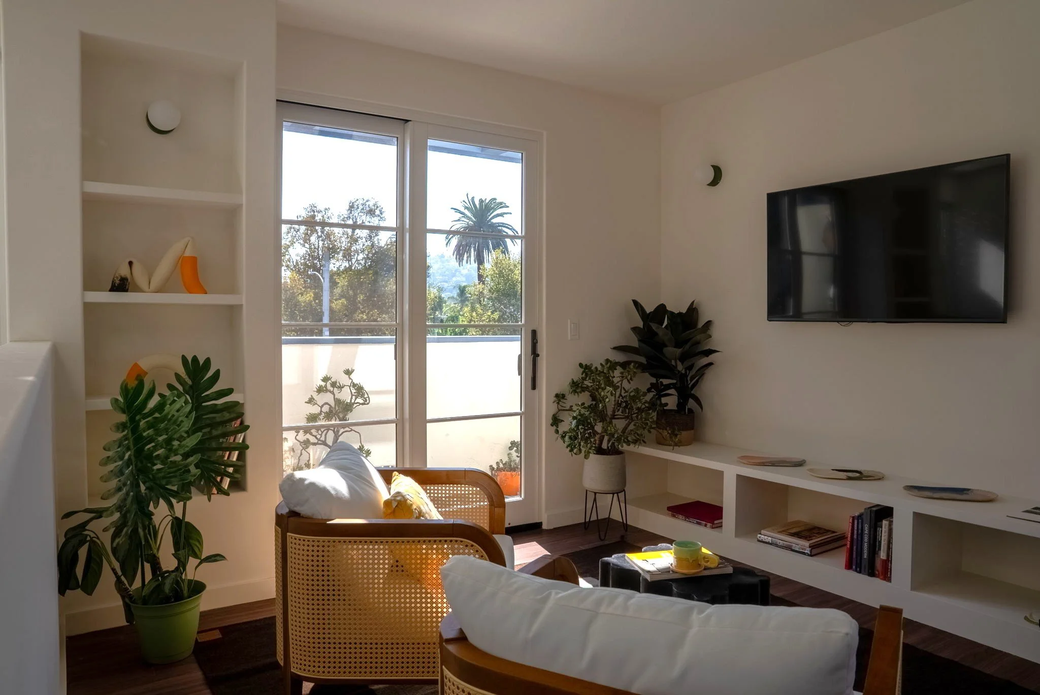 208-web-or-mls-DSC05614-HDR-edited.jpg