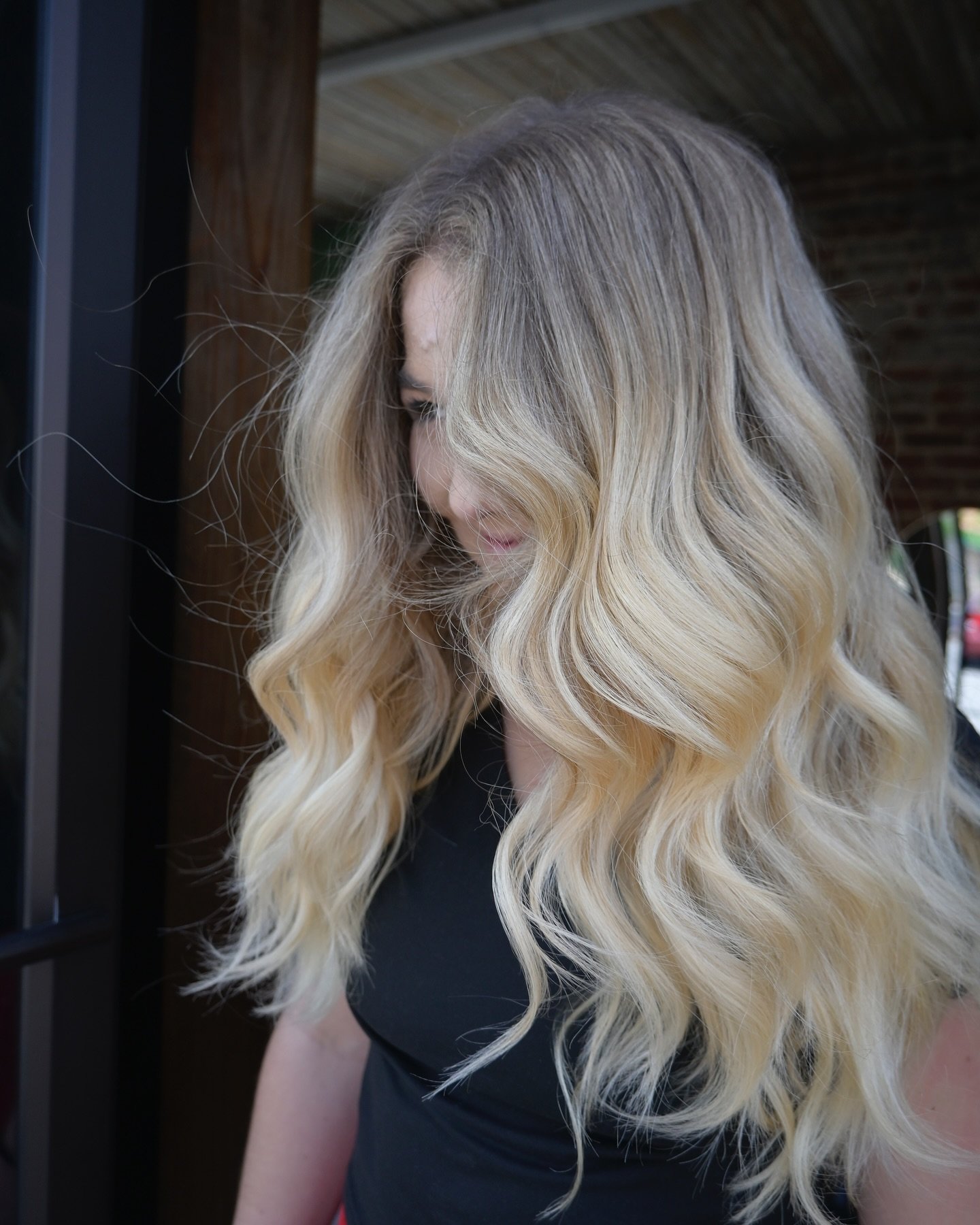 you know what? hell yeah.
#blondehair #highlights #highlightedhair #ecublondes #blondehighlights #blondeinspo #greenvillenc #greenvilleecu #doggiejams2025 #supdogs #downtowngreenville #honeybeeshair #sageartistry #ecupirates #hairstylistnearme #gre