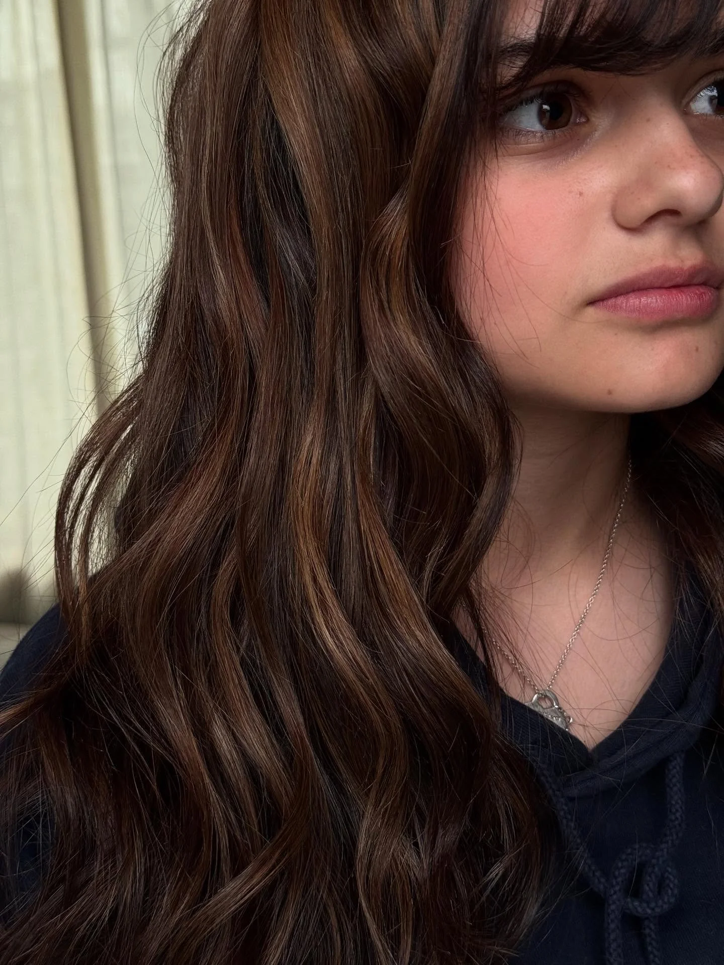 halloooo i still exist and am still working. i just be forgetting to post. this my lil kpop bestie sam- she kills every look she picks.
#greenvillenc #downtowngreenville #dimensionalbrunette #kpop #kpopdemonhunters