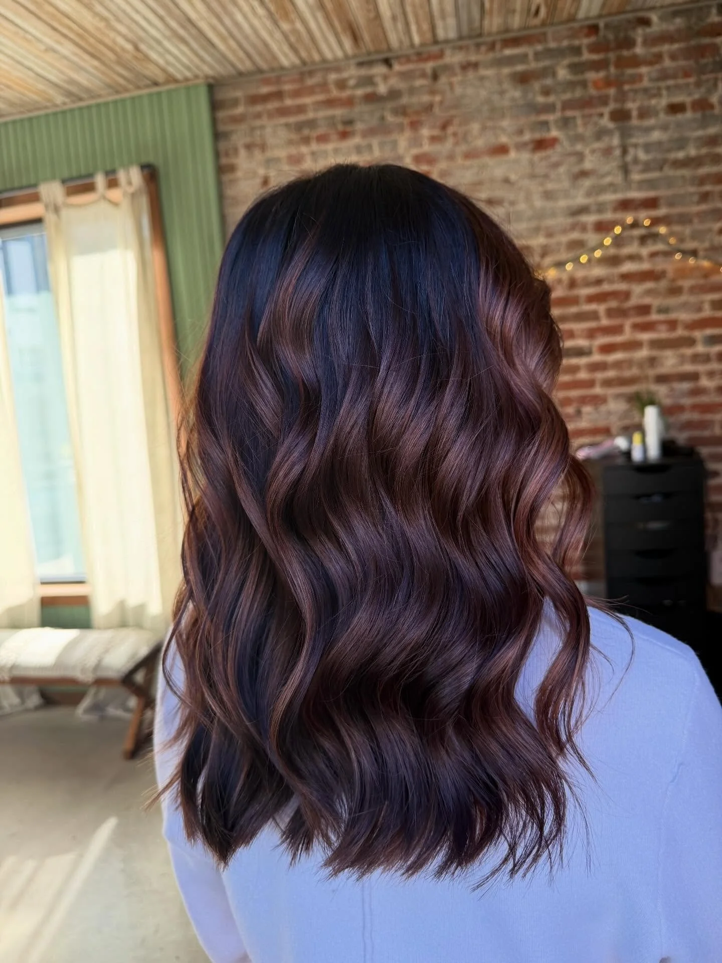 brunette babe. 

#greenvillenc #eastcarolinauniversity #ecuhairstylist #gvegasnc #downtowngreenville