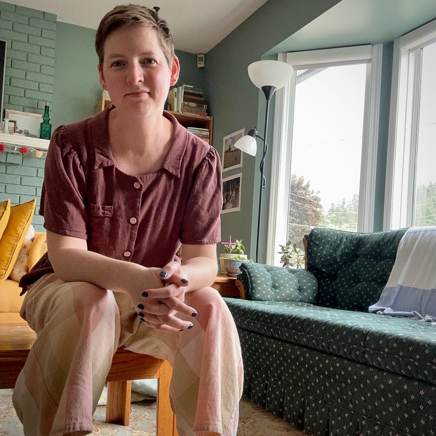 May 16: nobody tell my kids that I sat on the coffee table 😱🤫 Today I&rsquo;m wearing a #joanietop (new pattern from @sewliberated !) view A, but with hacked sleeves, and I also buttoned all the way up to change the look of the collar. The fabric i