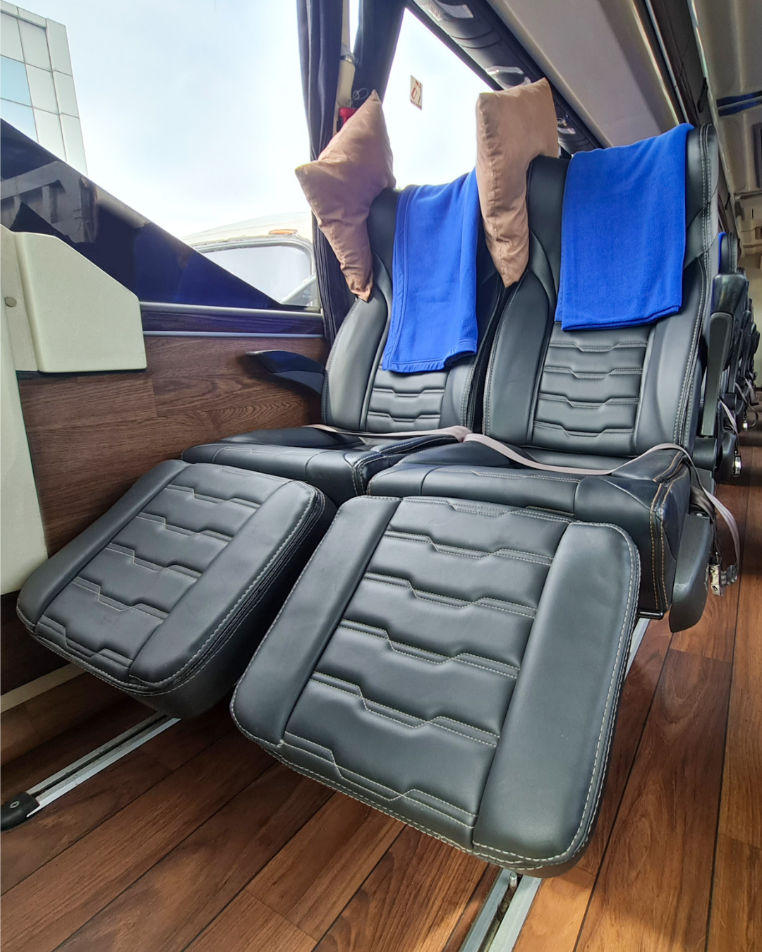 GOLD STAR SEWA BUS PARIWISATA TERBAIK JAKARTA