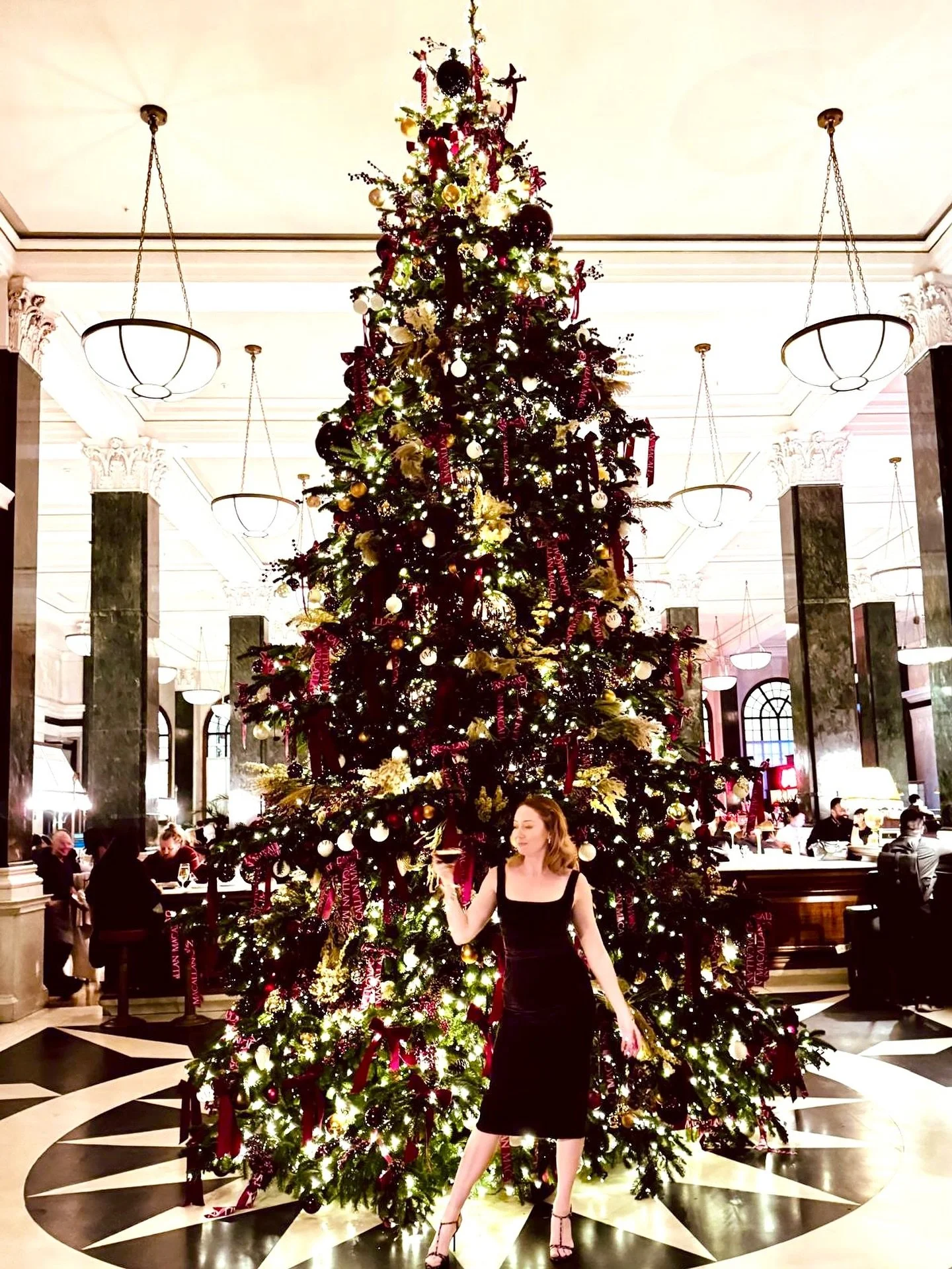 🎄Merry Christmas ya filthy animals🎄

Thank you to all my incredible couples, fellow wedding suppliers and this community for making it EPIC. 

Excited for the 2026 weddings already ✨

@thenedlondon