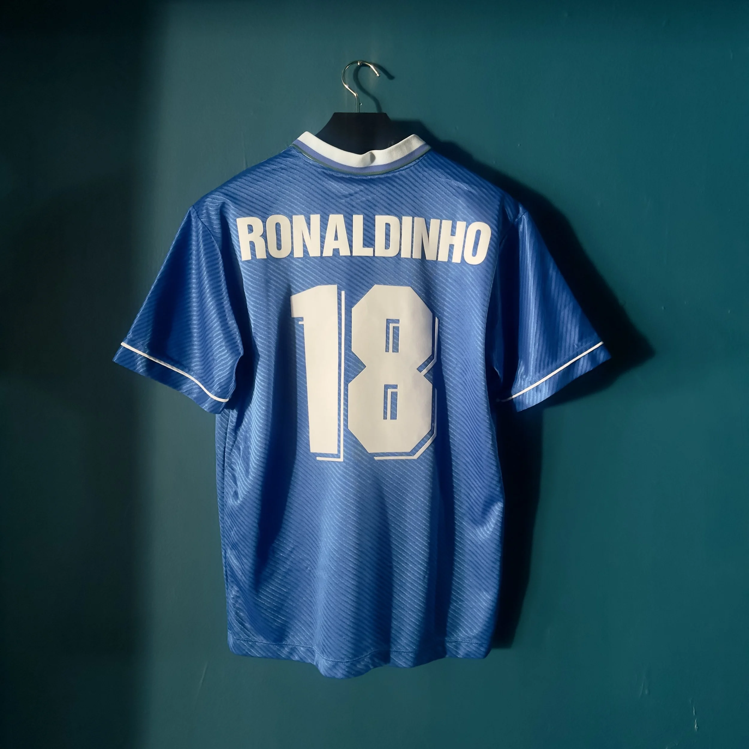 BRAZIL 1996 AWAY JERSEY – RONALDINHO #18 – SIZE L