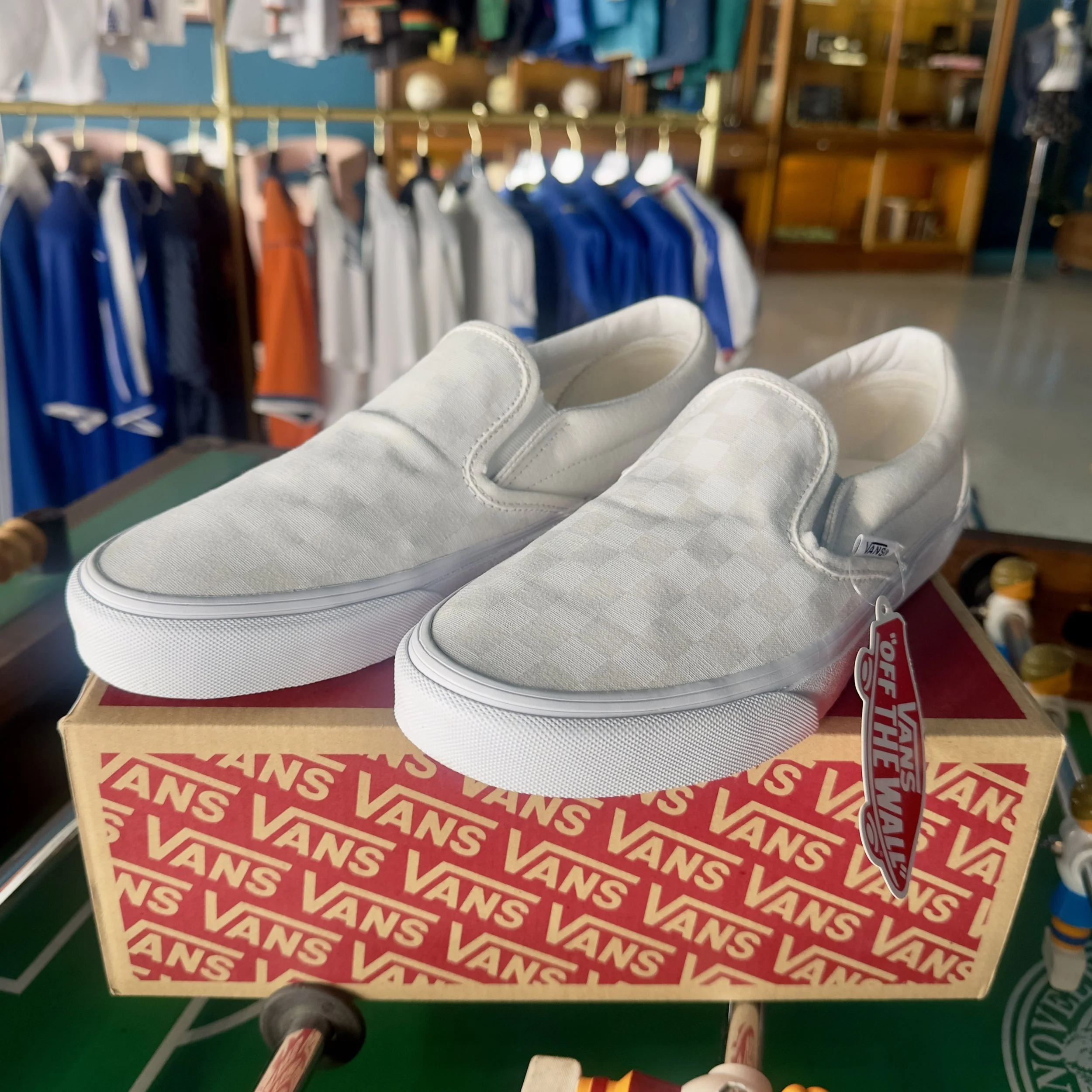 VANS CLASSIC SLIP-ON CHECKERBOARD WHITE ON WHITE – SIZE 9 US – NEW WITH BOX