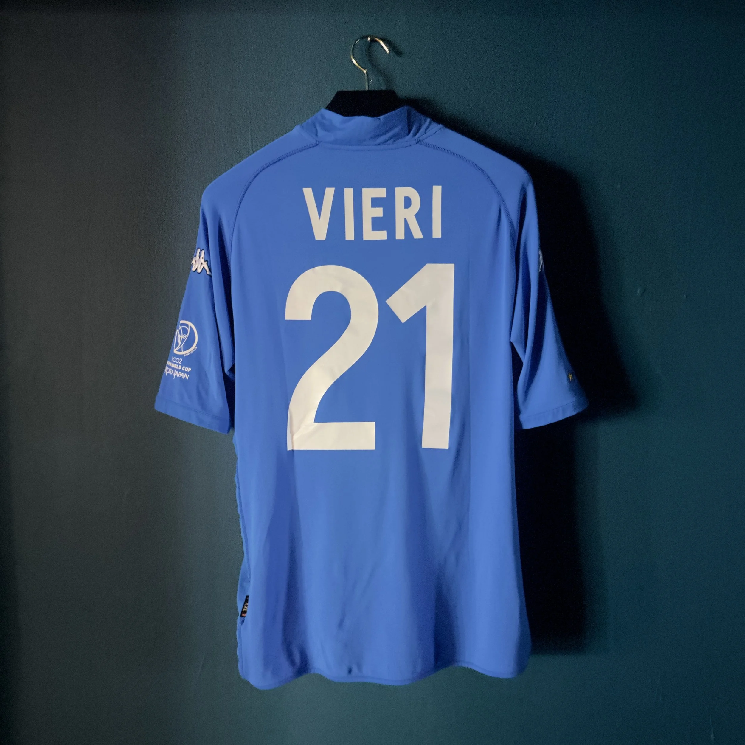 ITALY 2002 WORLD CUP JERSEY – VIERI #21 – SIZE XXL (fits like XL)