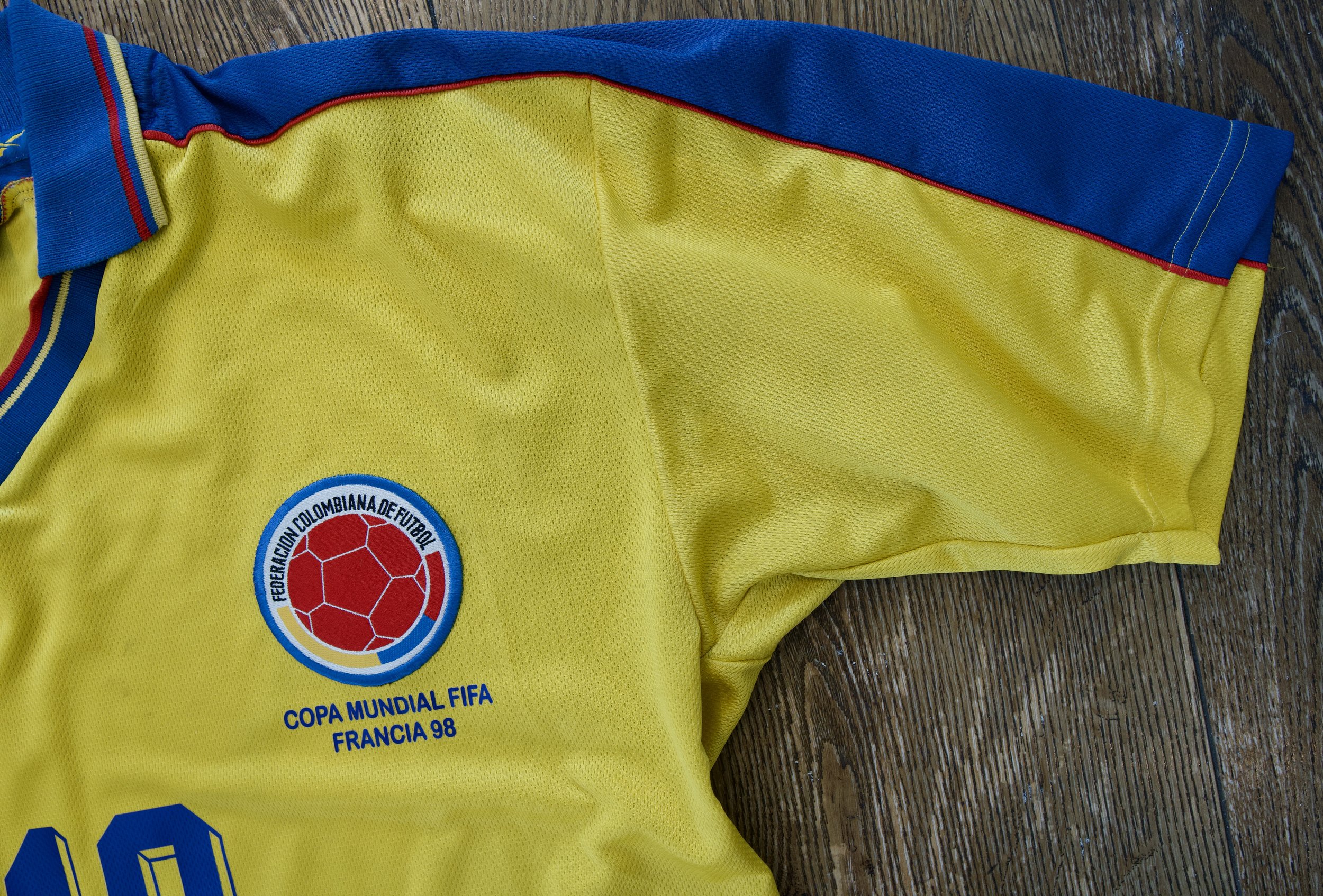 AUTOGRAPHED COLOMBIA 1998 WORLDCUP n. 10 El Pibe VALDERRAMA - L