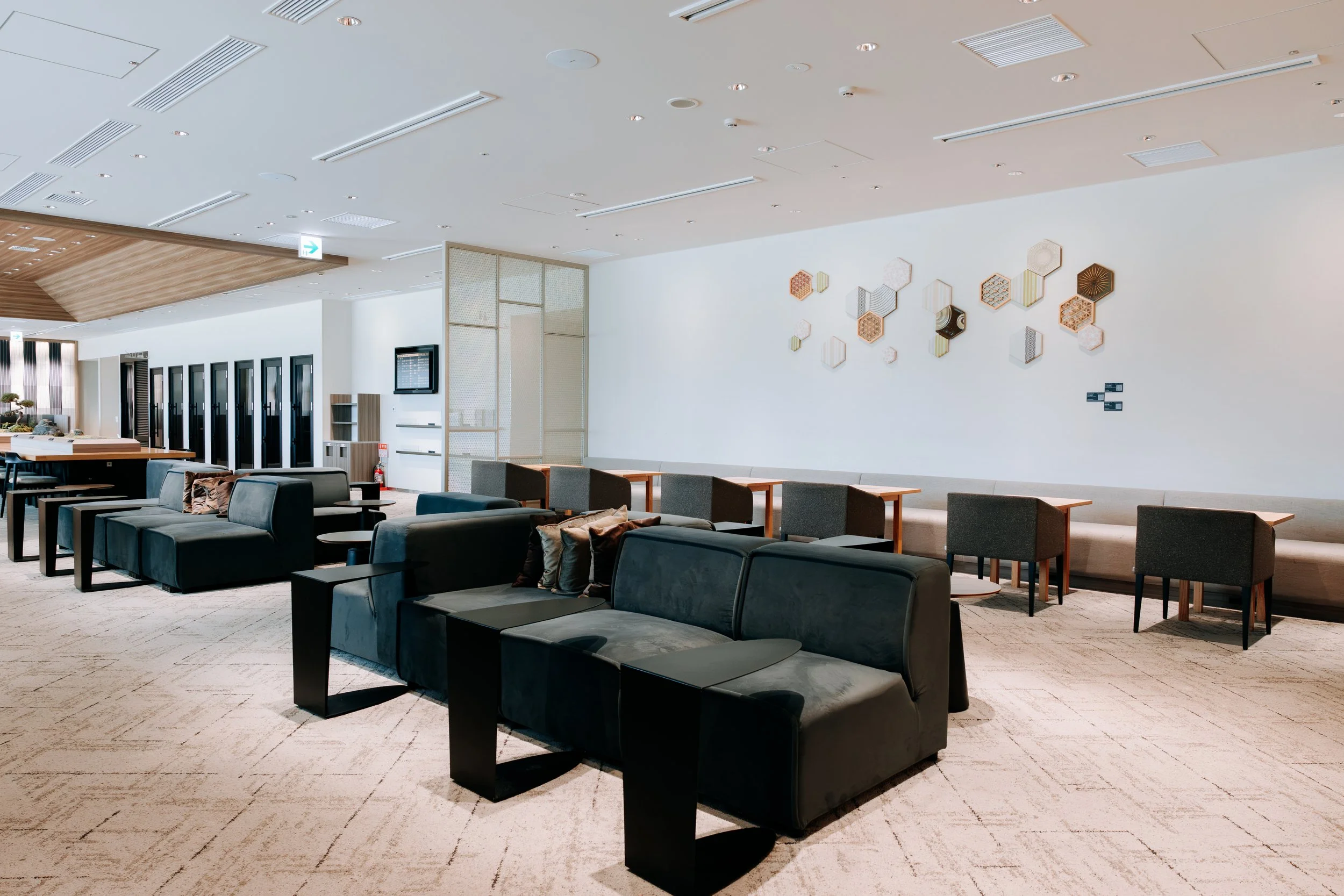 Lounge-23.jpg