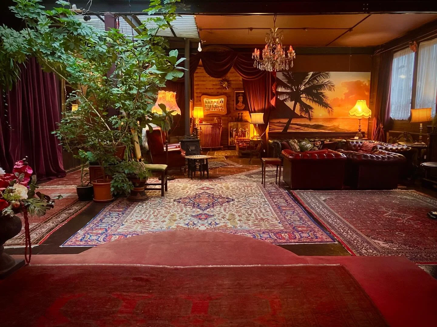 Warmth and atmosphere in the North Wing on this gloomy London morning ✨

#theoldlacefactory is a characterful &amp; atmospheric location house for film and photography shoot hire in East London

#eclecticlocation #periodlocation #shootlocation #eastl