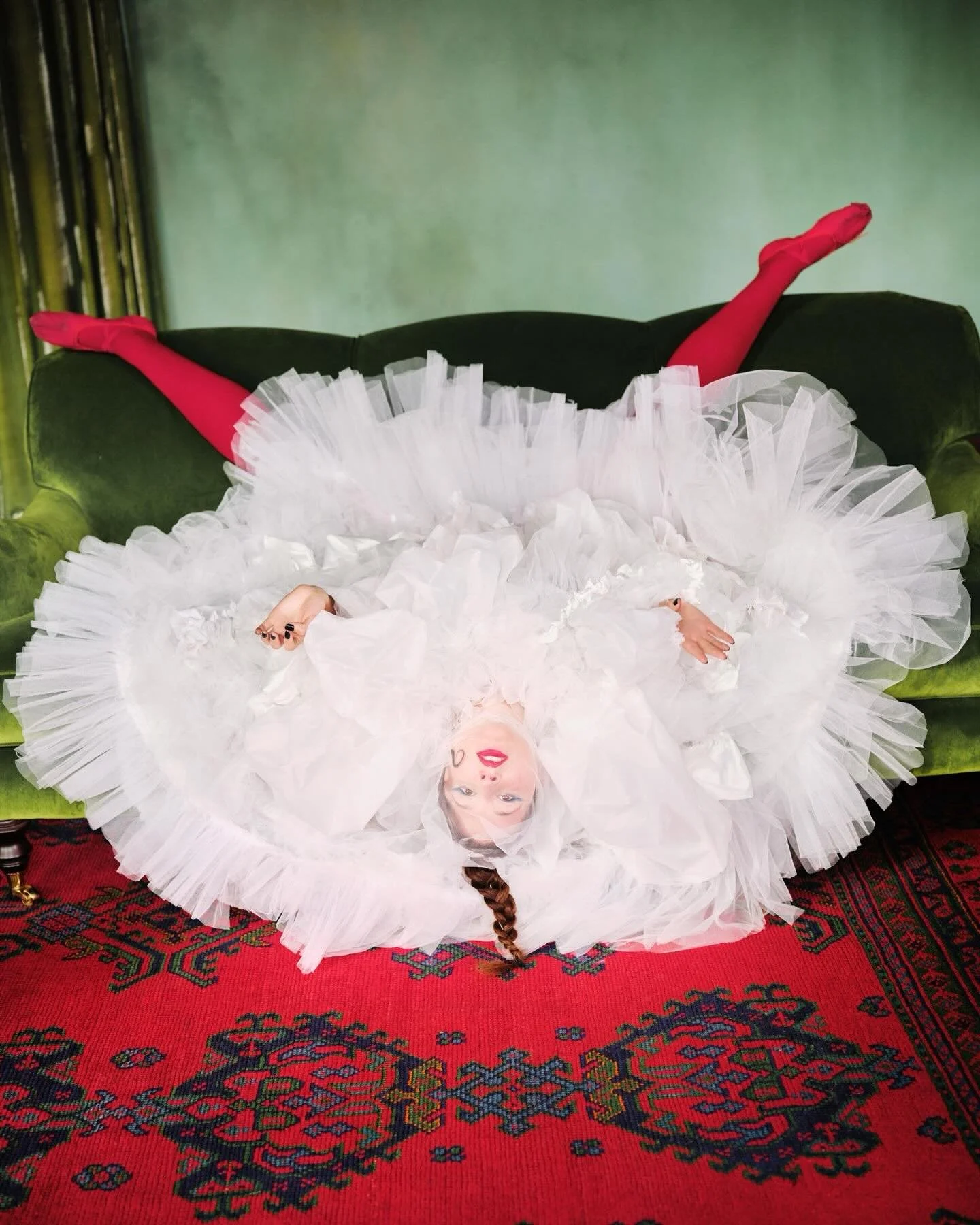 Love the work of @misskatiepeters whose series &lsquo;Embodied Fictions&rsquo; 🤡 has made the shortlist for the @royalphotographicsociety IPE167
Featuring @paulinalenoir &amp; @freddiehayesofficial 
Outfit @annikathiems 
Shot in our South Wing