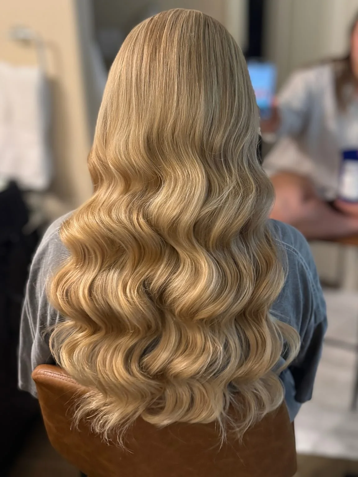 Beautiful hollywood waves π Loved this blondie! 
#dallasmua #prospermua #dallashairstylist #dfwbridal #dfwbridalmakeup #dfwbrides #dfwhairstylist #friscowedding #ntxbrides #ntxmua #bridalupdo #bridalmakeup #bridalinspo