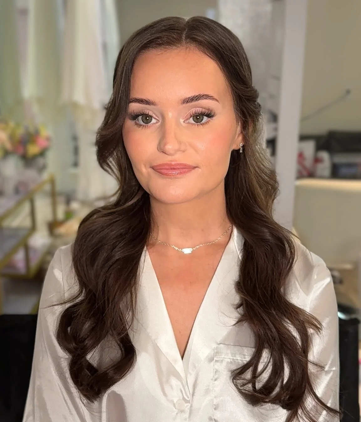 Soft and elegant πΈ What’s your dream makeup look? 
#dallasmua #prospermua #dallashairstylist #dfwbridal #dfwbridalmakeup #dfwbrides #dfwhairstylist #friscowedding #ntxbrides #ntxmua #bridalupdo #bridalmakeup #bridalinspo