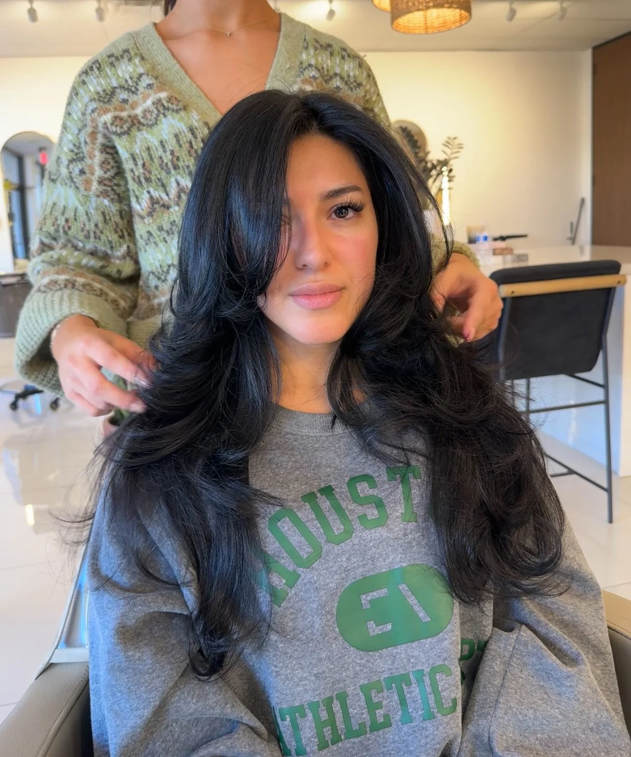 Need a good holiday refresh? I&rsquo;m now booking blowouts! Link in my bio 😉