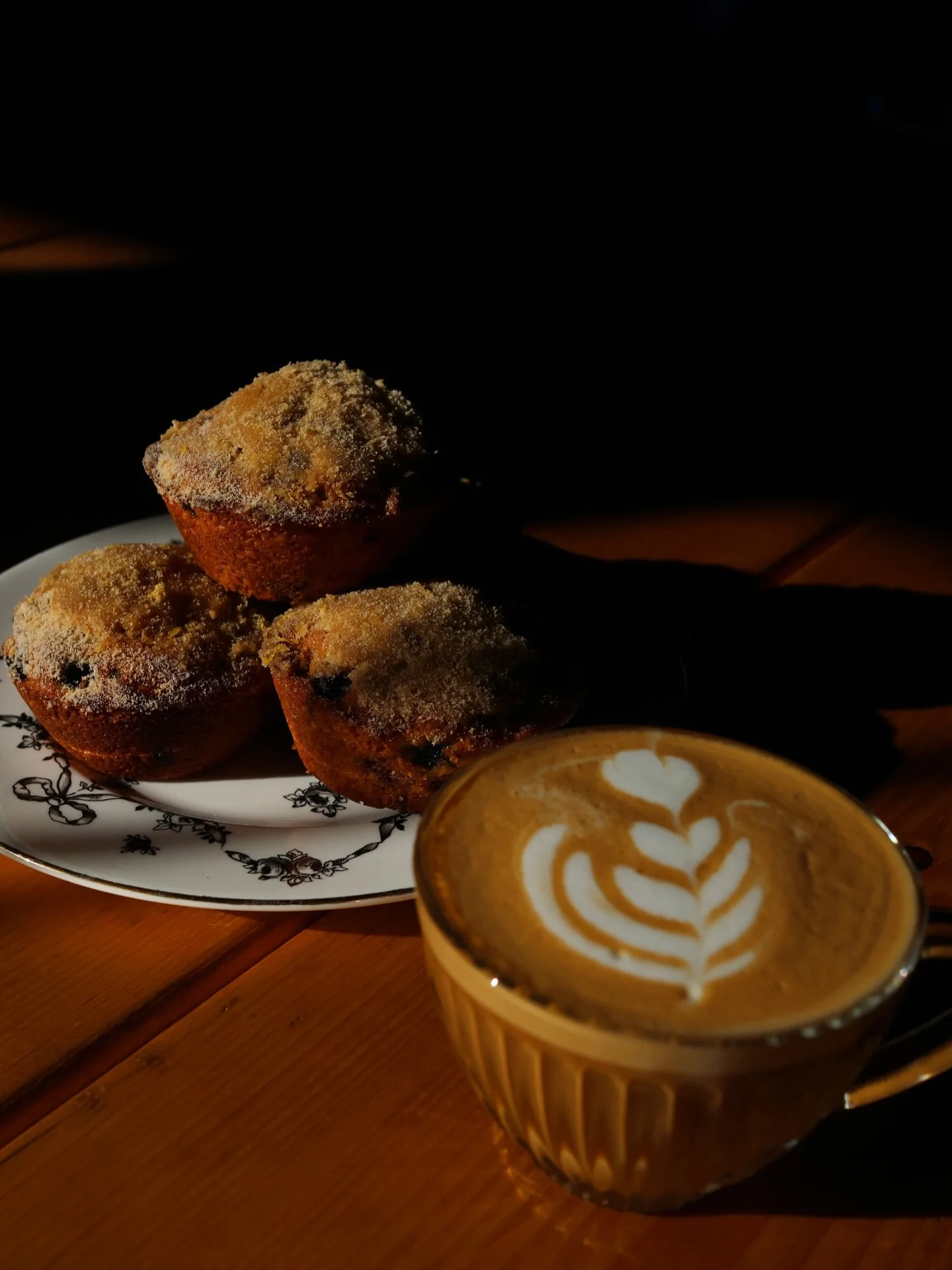 Cozy season is here! Come hang out with us—bring a friend, play some cards, get cozy, or enjoy a nourishing breakfast or lunch. We’re open Monday to Thursday from 9:00 AM to 3:00 PM. See you soon!