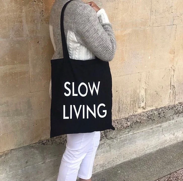SLOW LIVING TOTE BAG + MYSTERY BOOK 

Our Bag &amp; Book duo would make the perfect gifting option for Christmas, or a little treat just for you. 

Contains 
1 x Slow Living Tote Bag 
1x Mystery Book - from our Un curated Library. 

Each book comes w