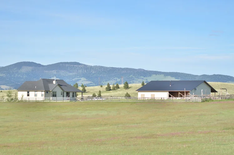Guest Ranch Accommodations — Holt Cattle