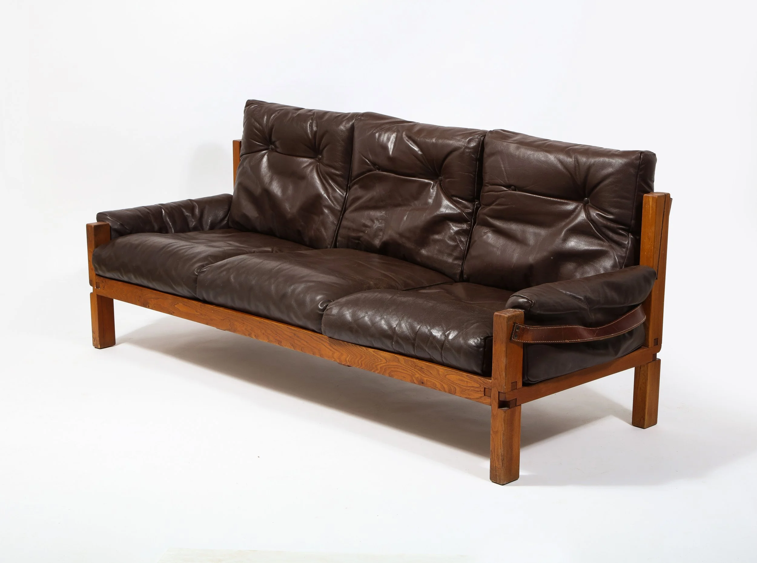 Chapo Leather and Elm Model S22R Three-Seater Sofa