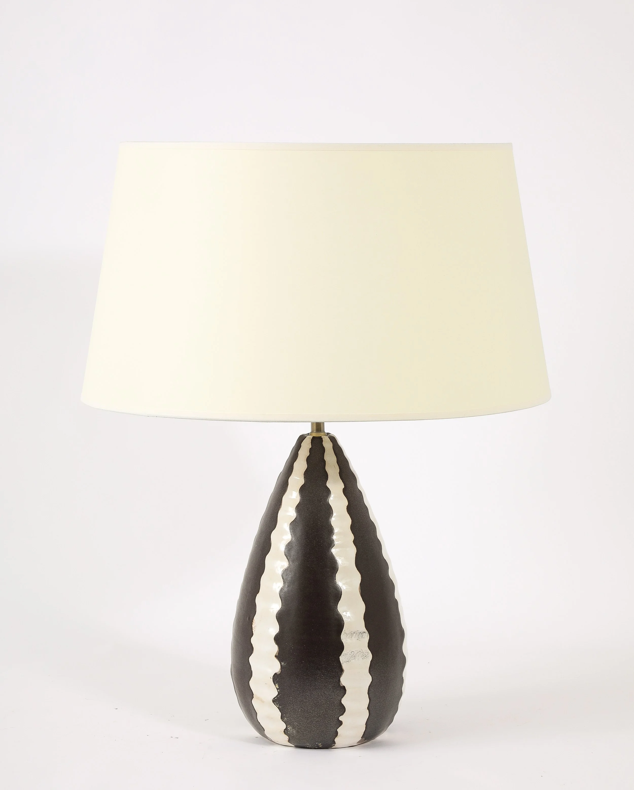 Black & White Ceramic Lamp