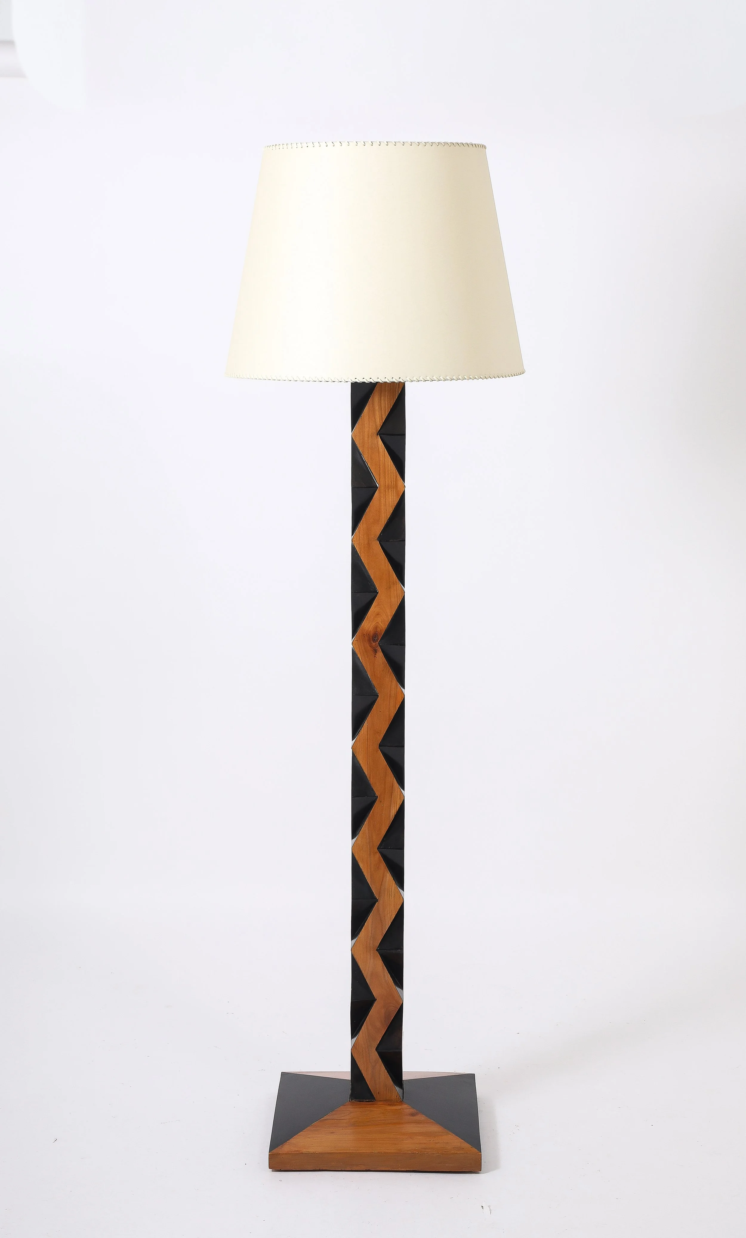 Two-Tone Pattern Modernist Floor Lamp