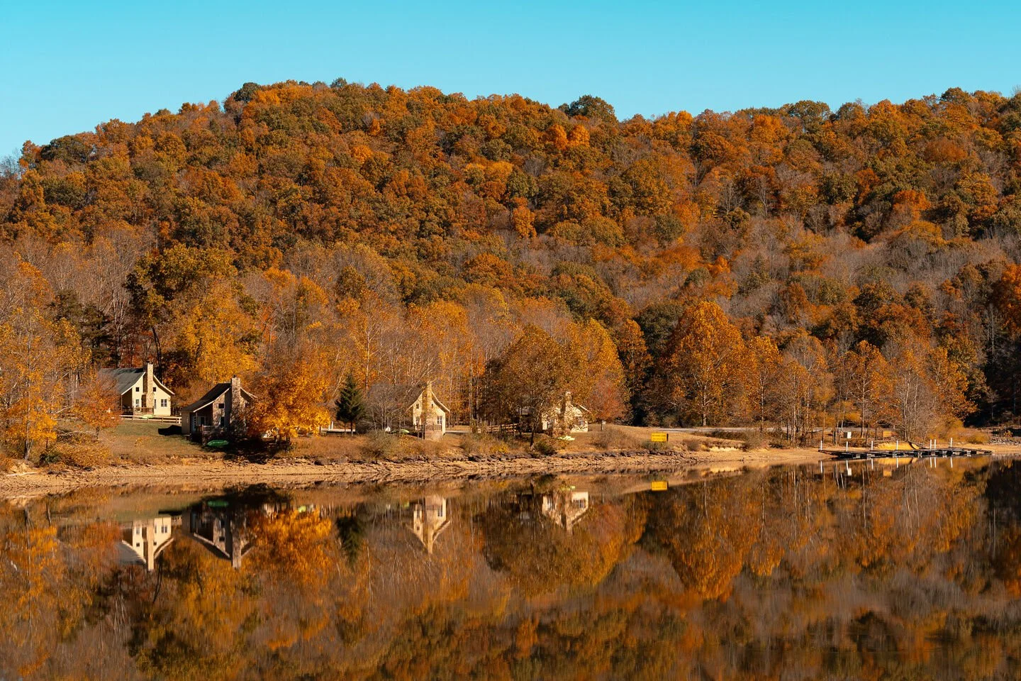 Stonewall Resort Cottages Autumn