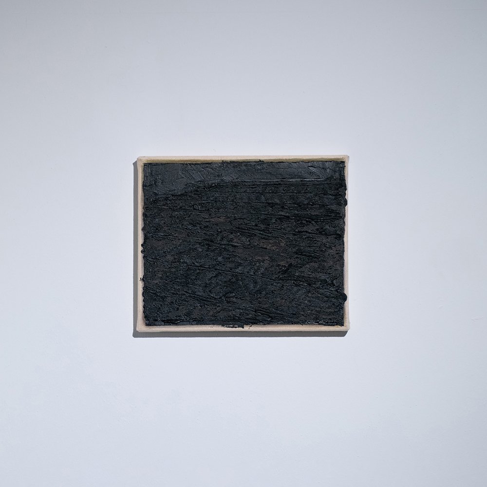 PEDRO LIÑARES / Um Lugar é uma companhia, 2023 / Oil on canvas / 24 x 30 cm