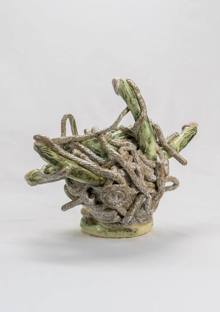 GALHANAS
São coisas da tua cabeça, 2026
Grés, vários vidrados e ouro | Stoneware, multiple glazes and gold | 32x40x25cm