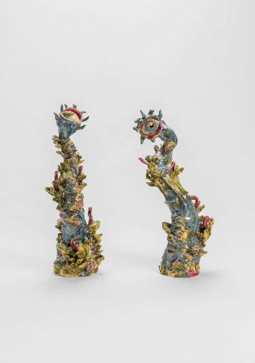 METADE SEREIA METADE PEIXEIRA
Jardim das Sereias Mortas I&II, 2026
Esculturas em grés com vidrado, cozido em forno | Stoneware sculptures with glaze, kiln-fired | 12x11x31cm