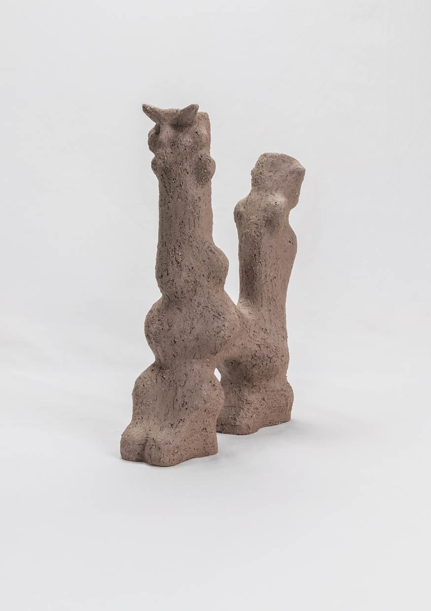 DYLAN SILVA
Night Vessel, 2025
Escultura em terracota preta | Black stoneware terracotta sculpture | 35x23x11cm