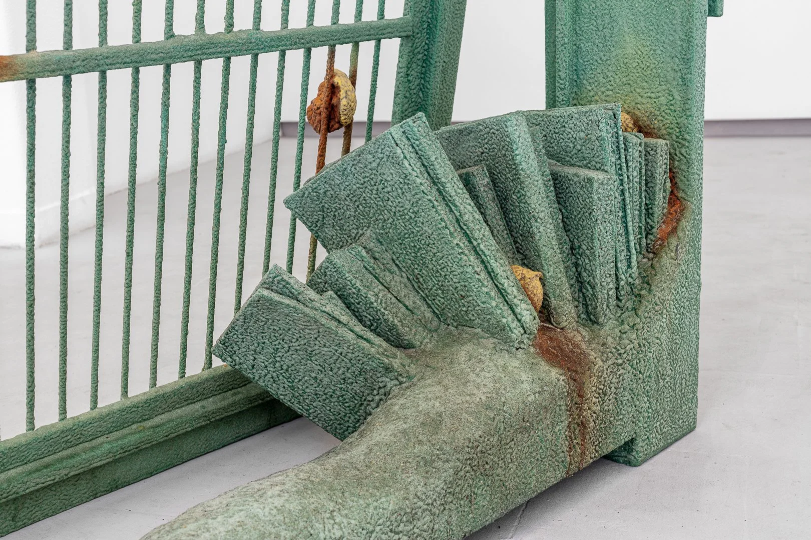 TIAGO ROCHA COSTA / Tropical vanitas, 2025