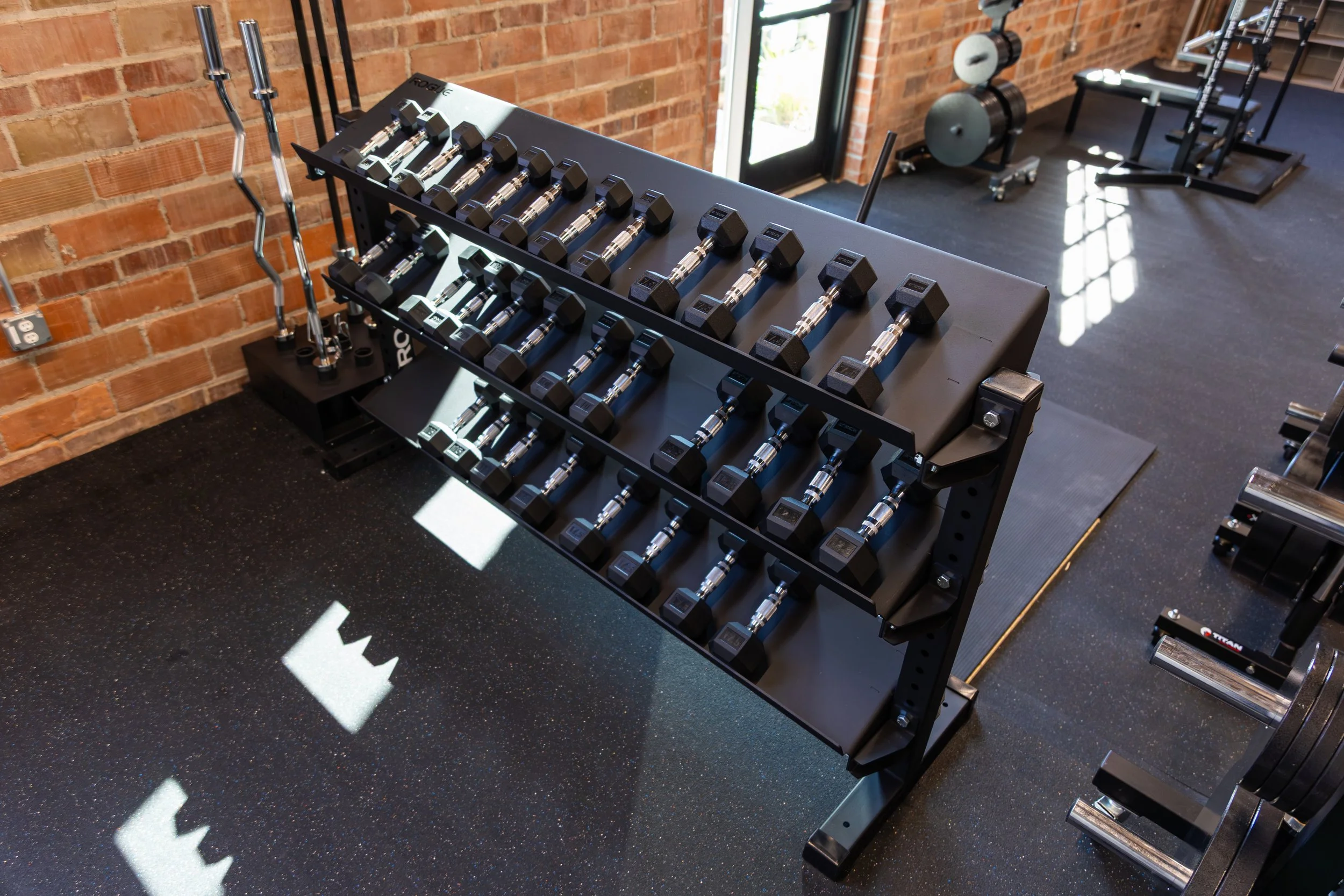 RaiseTheBar_1403LocustGym_10.7.25_v1-9.jpg