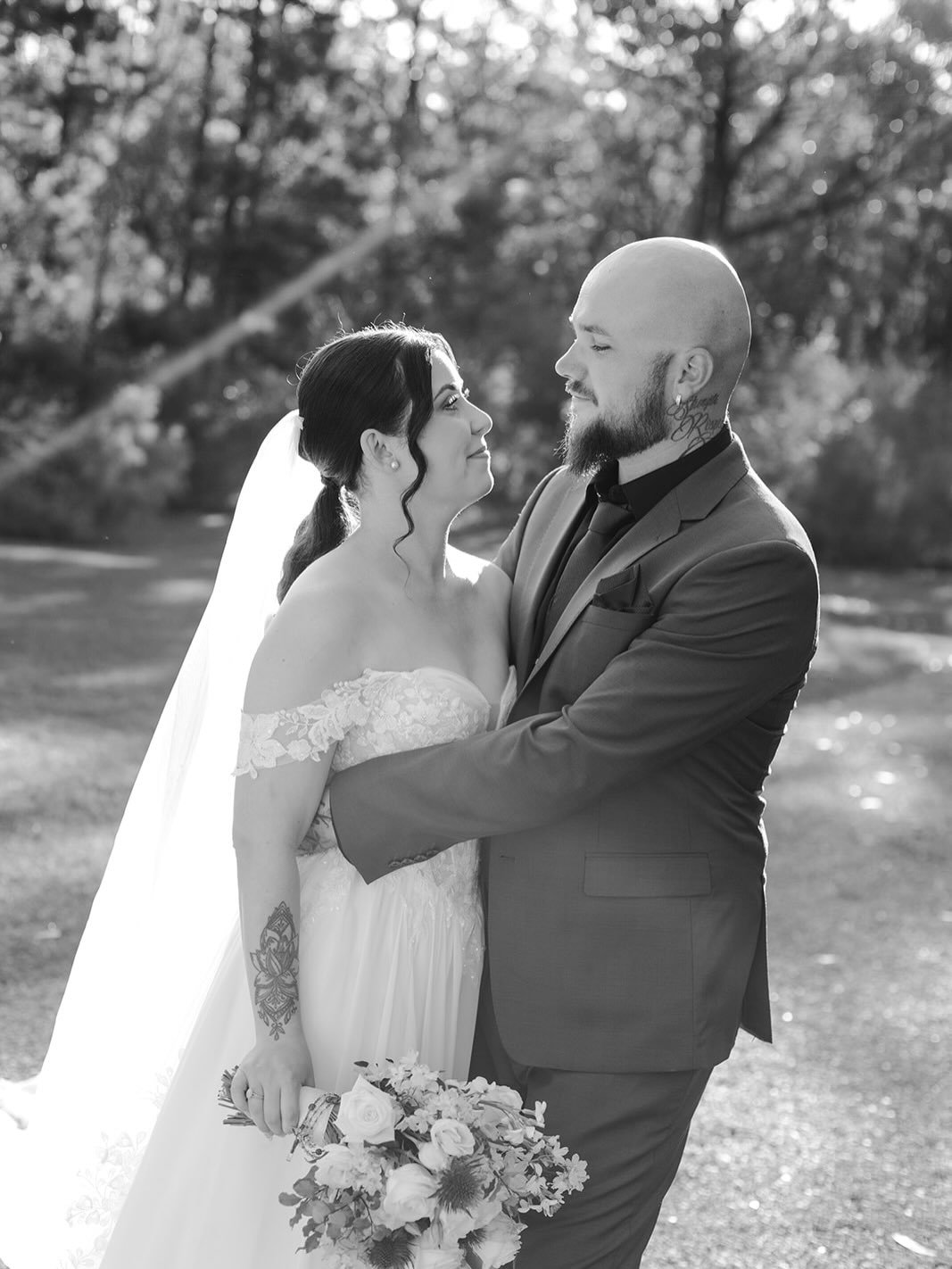 👀 Behind these beautiful, classic wedding photos is a proposal involving two boxes. One with the ring 💍 . The other with KFC 🍗. 

Because nothing says &ldquo;great love story&rdquo; like crispy, golden chicken. Finger lickin&rsquo; good. 😂❤️

📸 