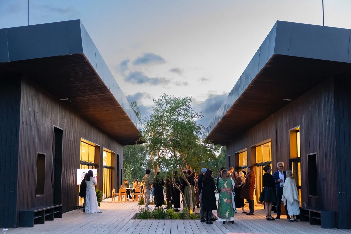 Compartimos con ustedes algunas im&aacute;genes de nuestro primer evento anual a beneficio de nuestro fondo de becas.

🤝🏻 Estamos felices de anunciar que nuestro objetivo de recaudaci&oacute;n durante esa noche no solo fue alcanzado, sino que &iexc