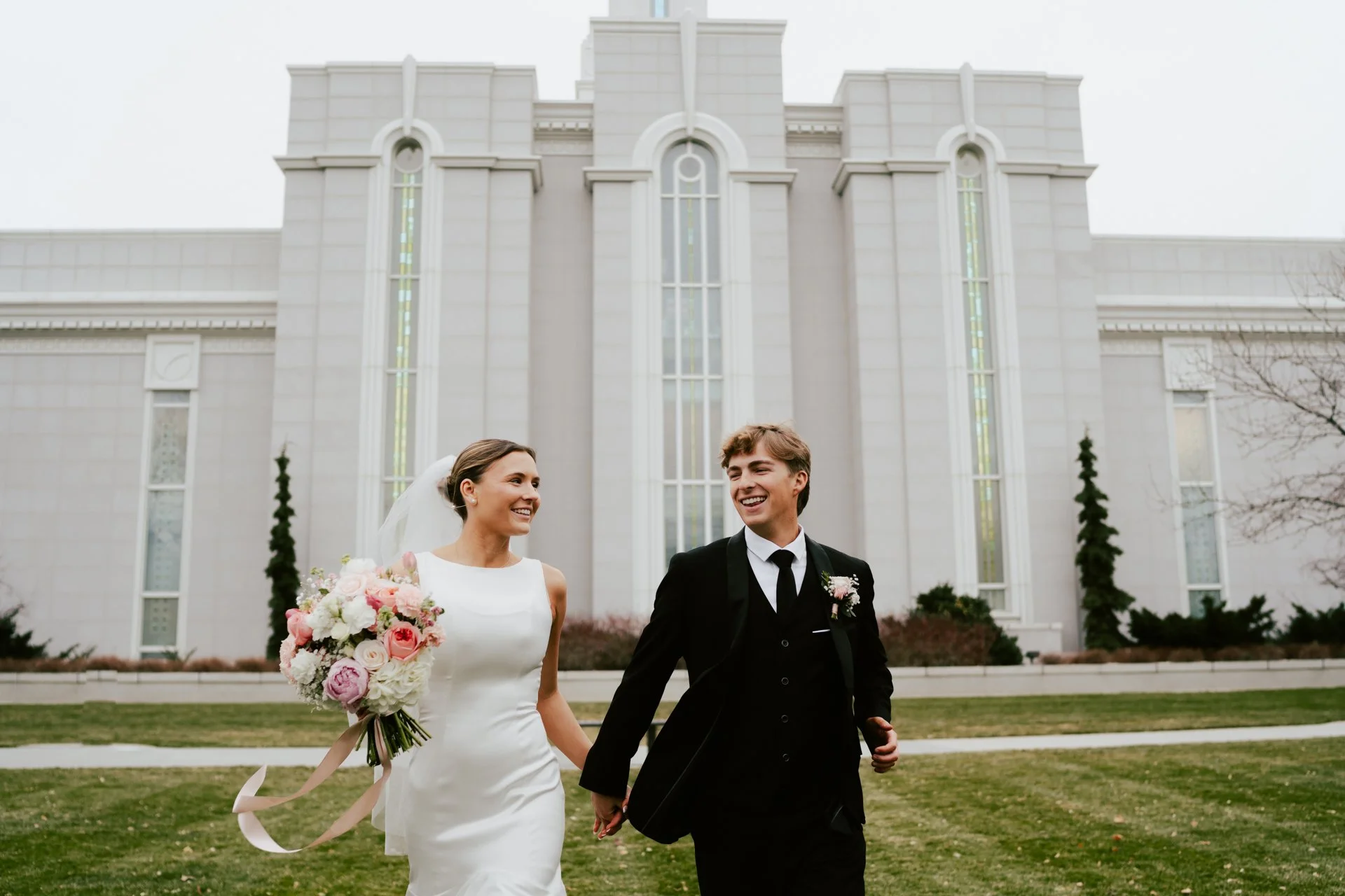 Wedding day portraits at a Utah LDS Temple Wedding Venue - by Salt Lake City wedding photographer Poise & Ivy Imagery