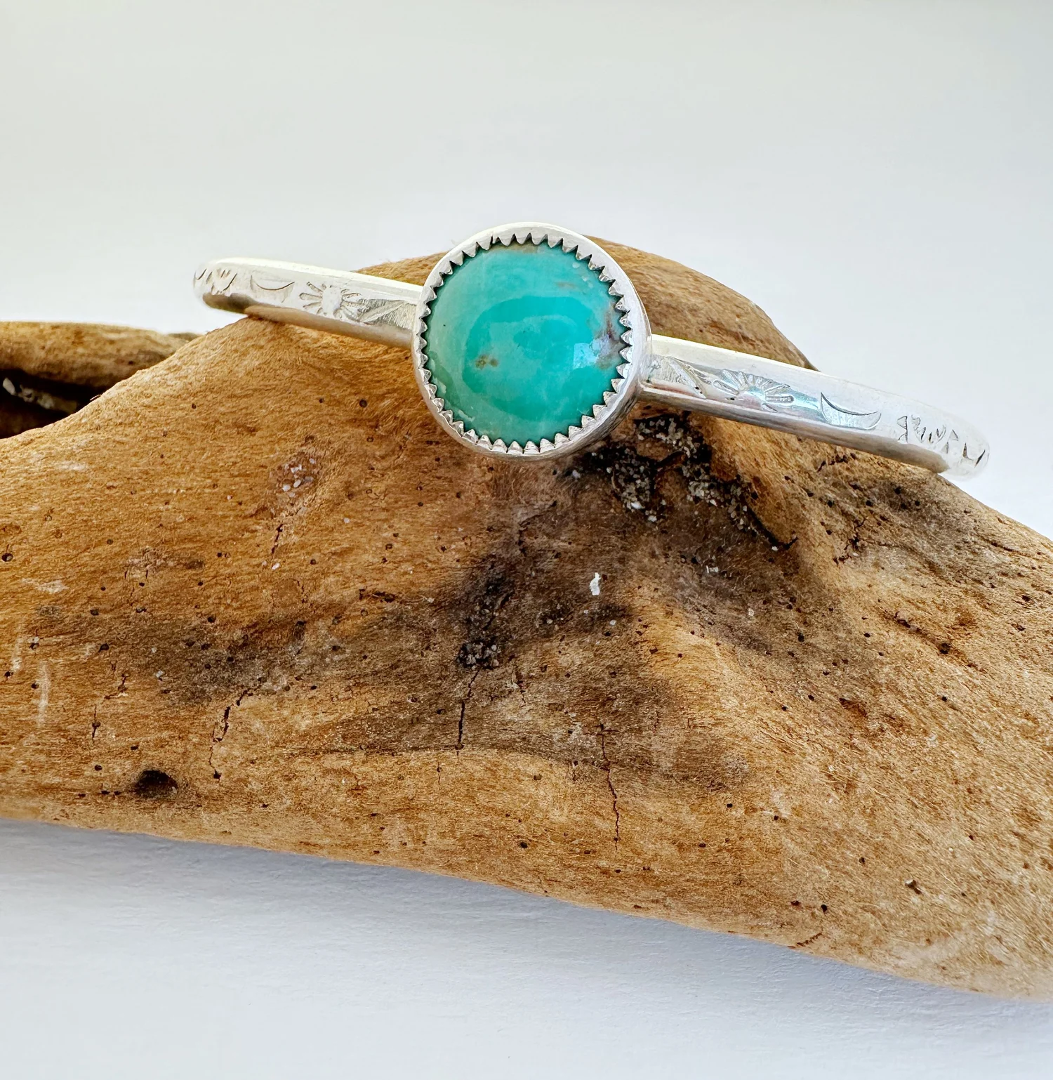 LYNCH SILVERSMITH“TURQUOISE SCALE CUFFS” LYNCH SILVERSMITH
